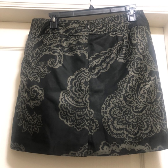 Banana Republic paisley print bubble mini skirt fully lined size 10P EUC - Picture 2 of 3